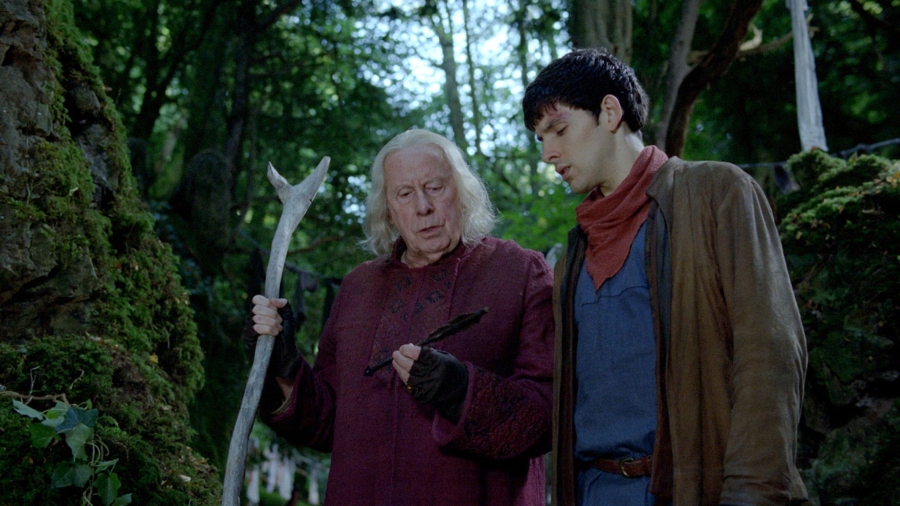 Gaius et Merlin cherchant des indices - Une âme tourmentée