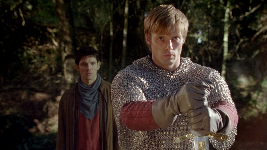 Arthur retirant l'épée dans la pierre - L'épée dans la pierre (2/2)