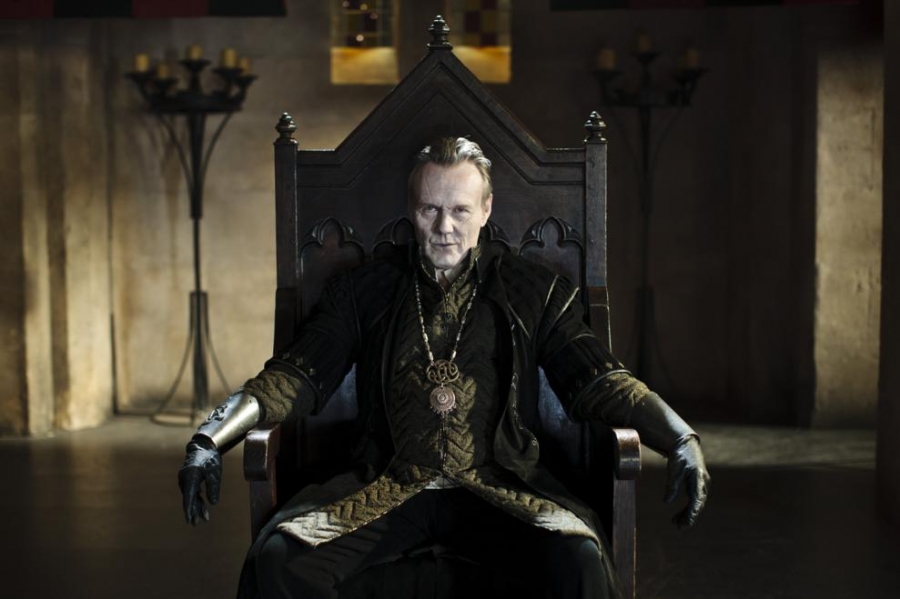 Le fantôme d'Uther assis sur le trône de Camelot - Le spectre d'Uther